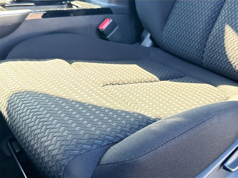 2025 Mitsubishi Eclipse Cross - Image 19 of 21