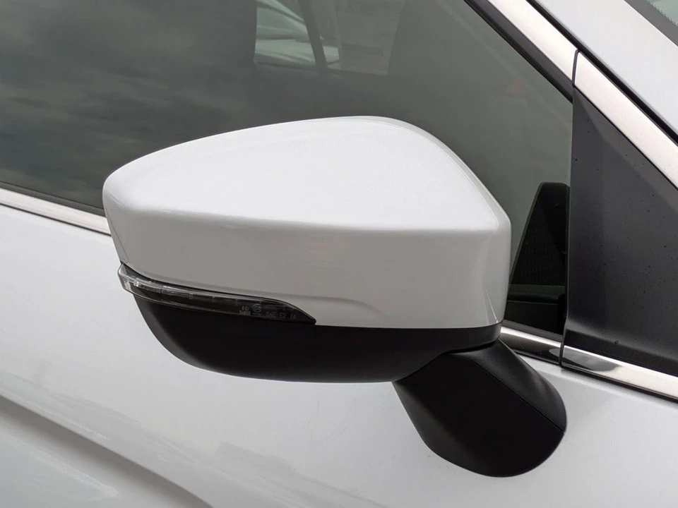 2025 Mitsubishi Eclipse Cross - Image 12 of 21