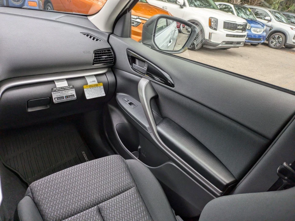 2025 Mitsubishi Eclipse Cross - Image 17 of 21