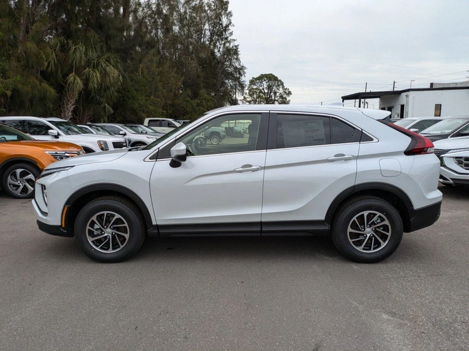 2025 Mitsubishi Eclipse Cross - Image 7 of 21
