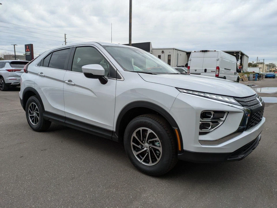 2025 Mitsubishi Eclipse Cross - Image 2 of 21