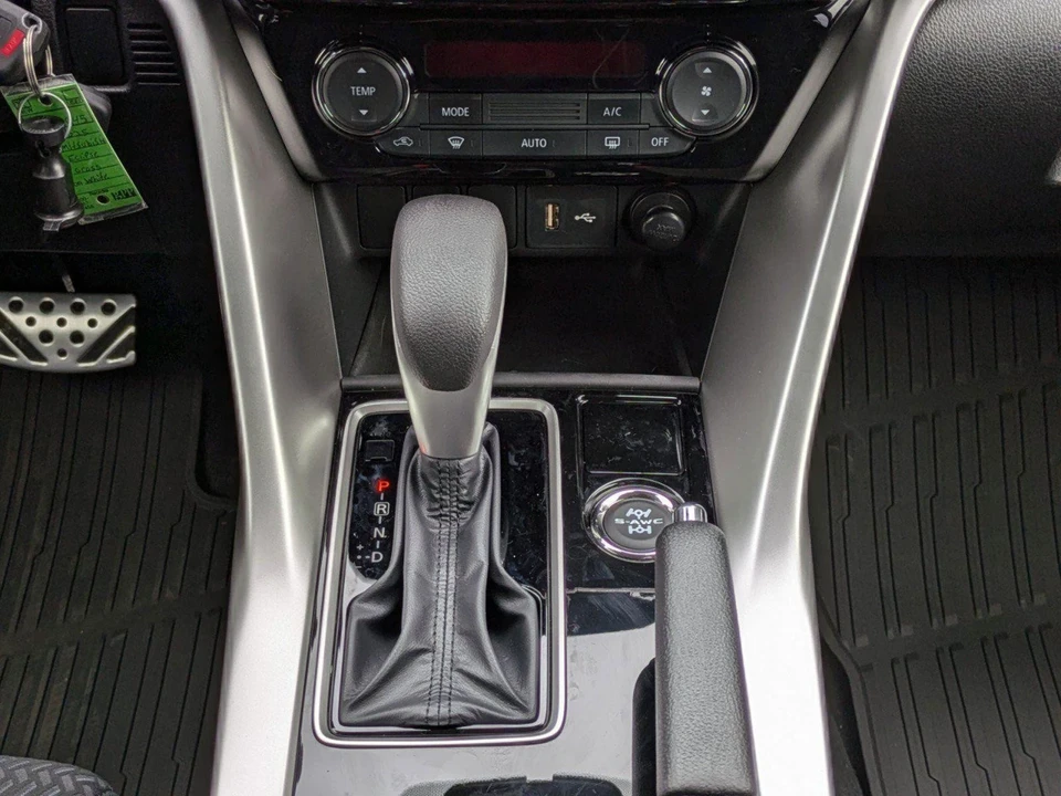 2025 Mitsubishi Eclipse Cross - Image 19 of 21