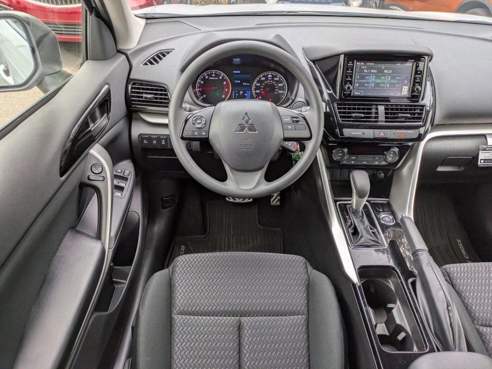 2025 Mitsubishi Eclipse Cross - Image 16 of 21