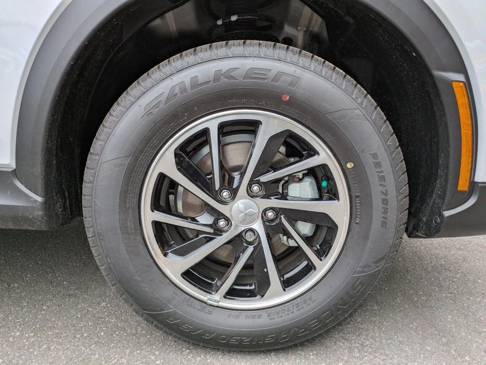 2025 Mitsubishi Eclipse Cross - Image 11 of 21