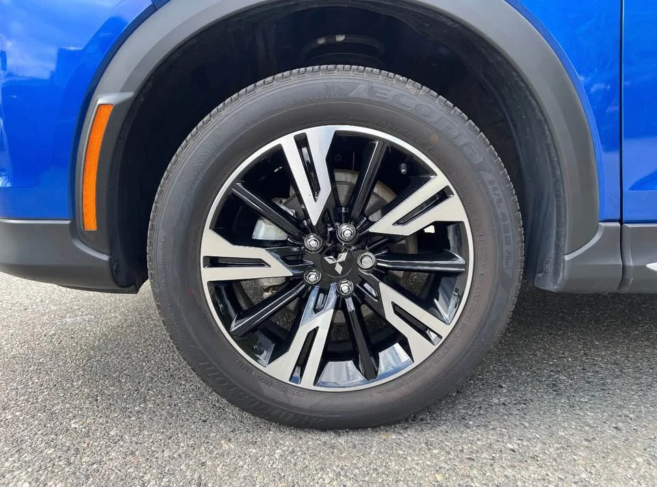 2025 Mitsubishi Eclipse Cross - Image 2 of 13