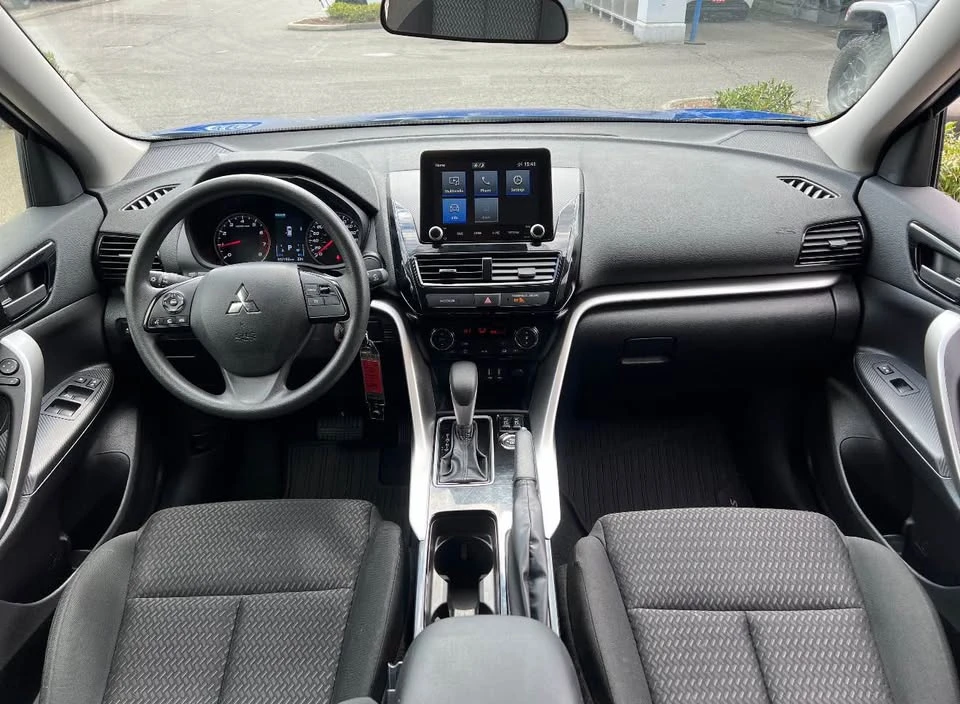 2025 Mitsubishi Eclipse Cross - Image 5 of 13