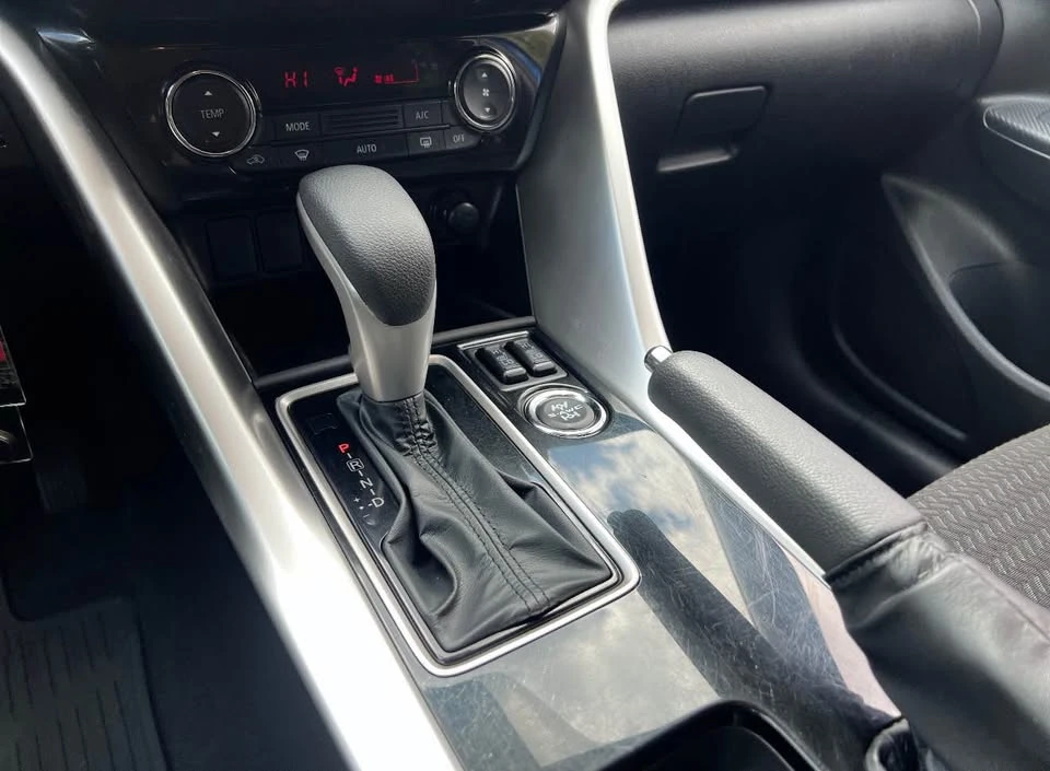 2025 Mitsubishi Eclipse Cross - Image 9 of 13