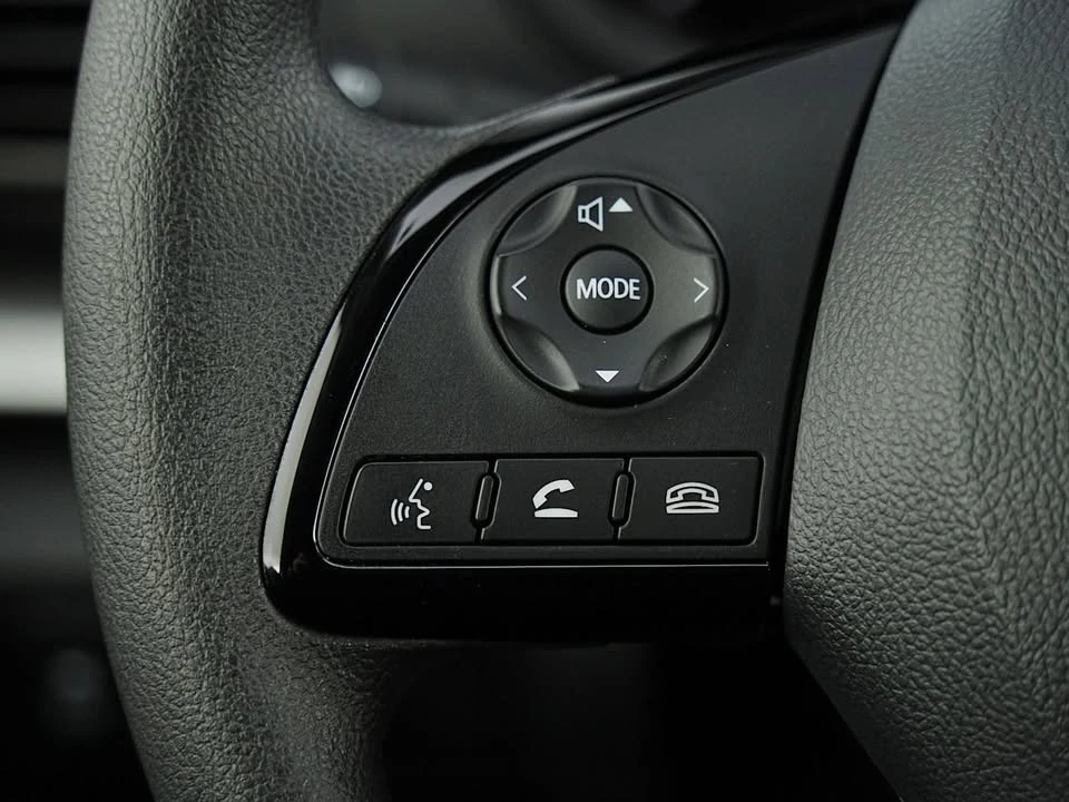 2025 Mitsubishi Eclipse Cross - Image 18 of 20