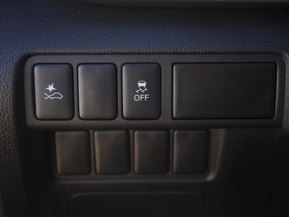2025 Mitsubishi Eclipse Cross - Image 15 of 20
