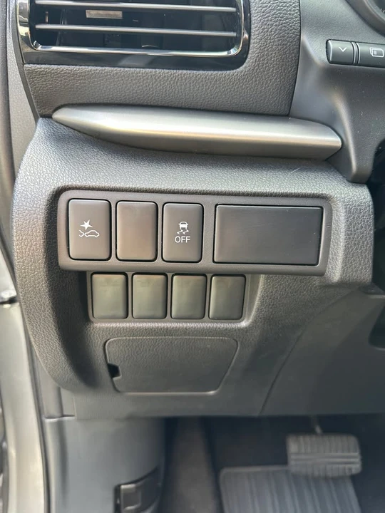 2025 Mitsubishi Eclipse Cross - Image 8 of 14