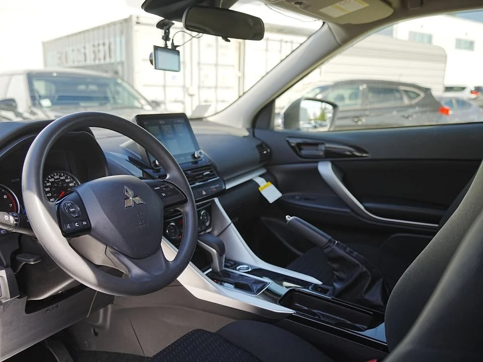2025 Mitsubishi Eclipse Cross - Image 12 of 19