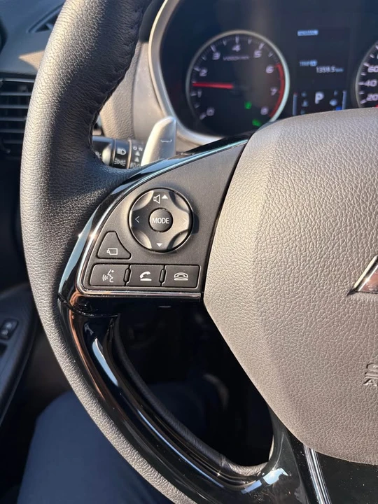2025 Mitsubishi Eclipse Cross - Image 9 of 13