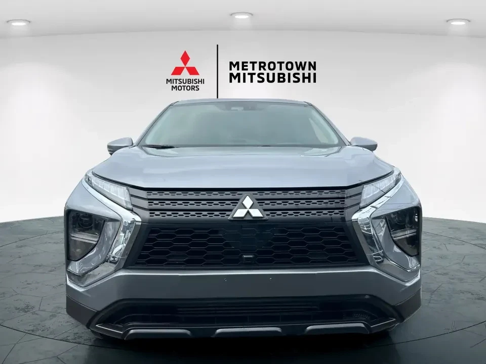 2025 Mitsubishi Eclipse Cross - Image 2 of 14
