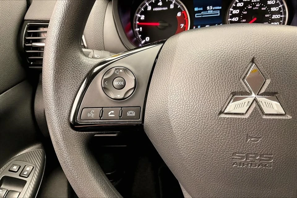 2025 Mitsubishi Eclipse Cross - Image 15 of 20