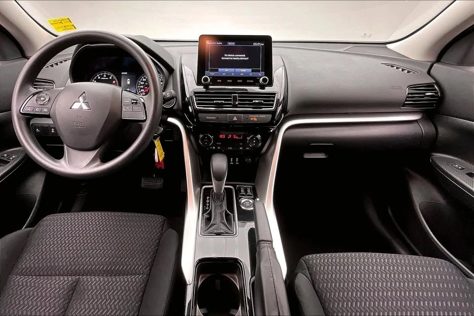 2025 Mitsubishi Eclipse Cross - Image 10 of 20