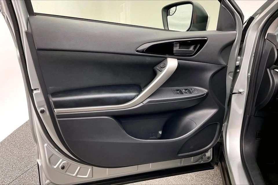 2025 Mitsubishi Eclipse Cross - Image 7 of 20