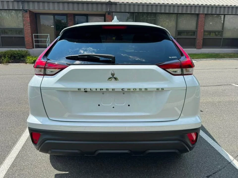 2025 Mitsubishi Eclipse Cross - Image 4 of 20
