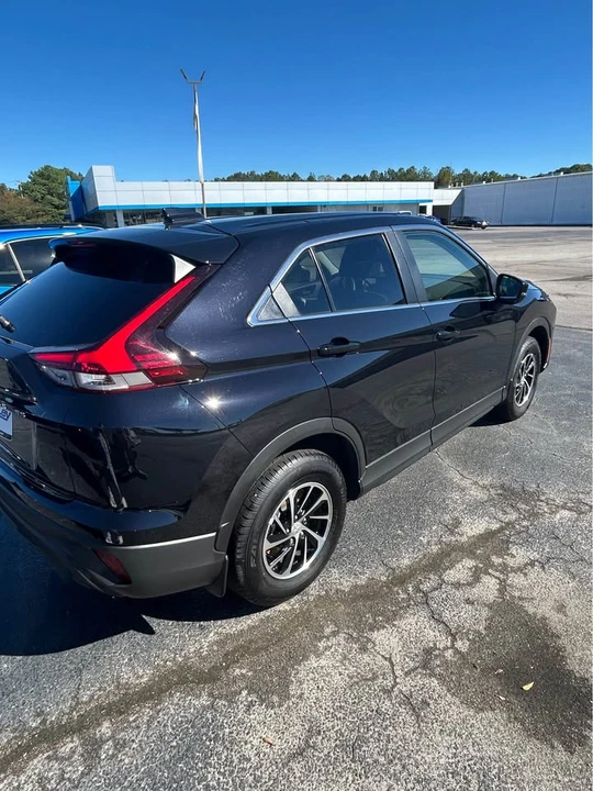 2025 Mitsubishi Eclipse Cross - Image 4 of 14