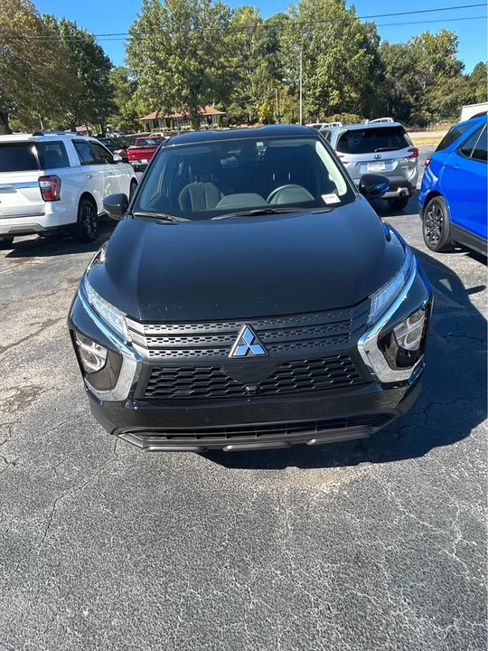 2025 Mitsubishi Eclipse Cross - Image 9 of 14
