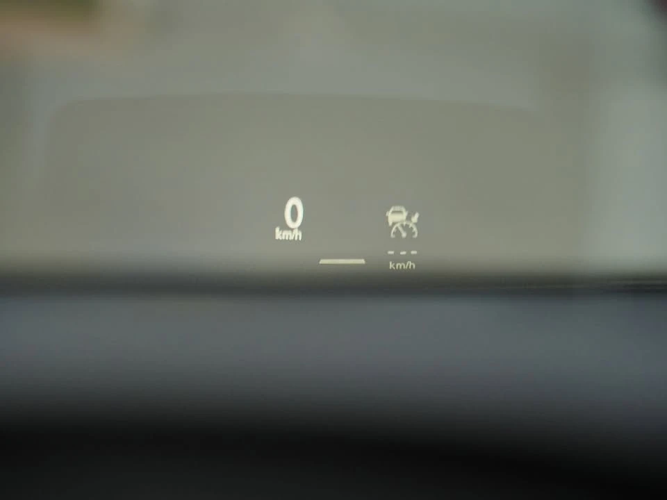2025 Mitsubishi Eclipse Cross - Image 18 of 20