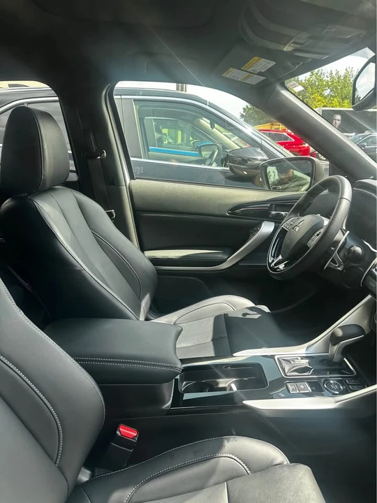 2025 Mitsubishi Eclipse Cross - Image 2 of 2