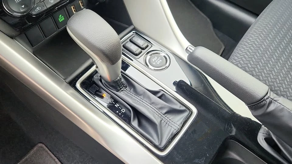 2025 Mitsubishi Eclipse Cross - Image 9 of 10