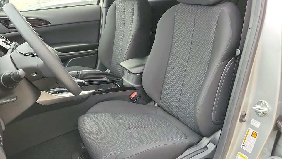 2025 Mitsubishi Eclipse Cross - Image 7 of 10
