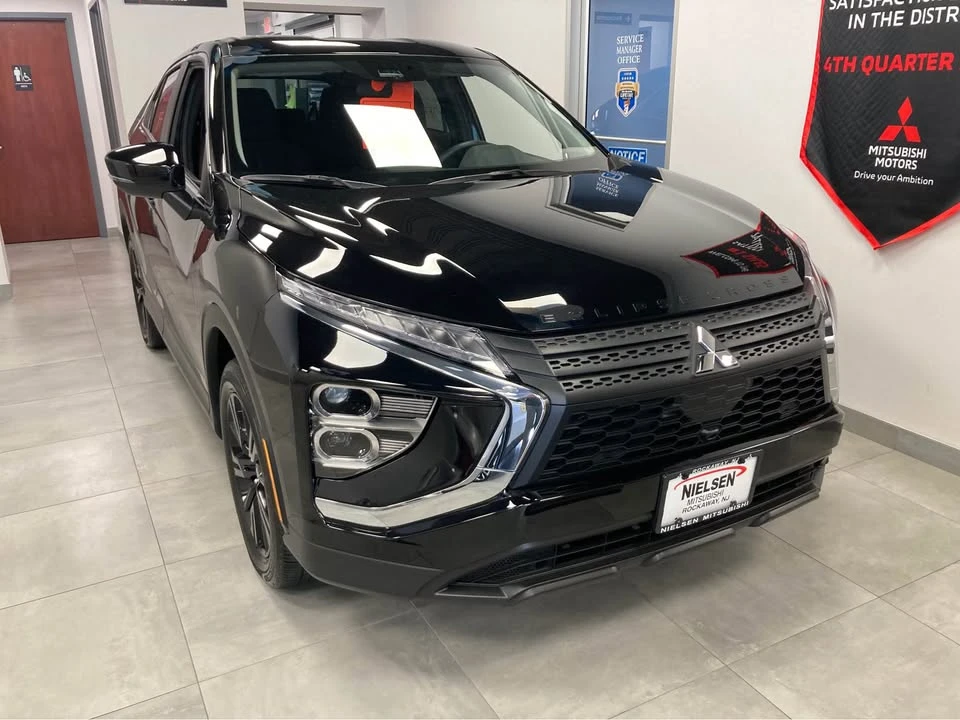 2025 Mitsubishi Eclipse Cross - Image 3 of 9