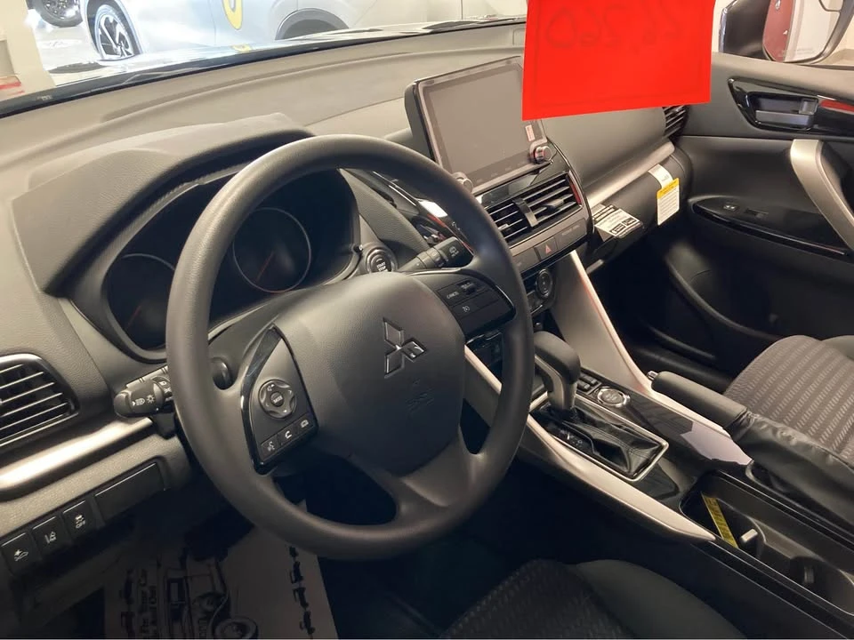 2025 Mitsubishi Eclipse Cross - Image 6 of 9