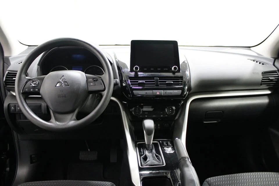 2025 Mitsubishi Eclipse Cross - Image 2 of 20