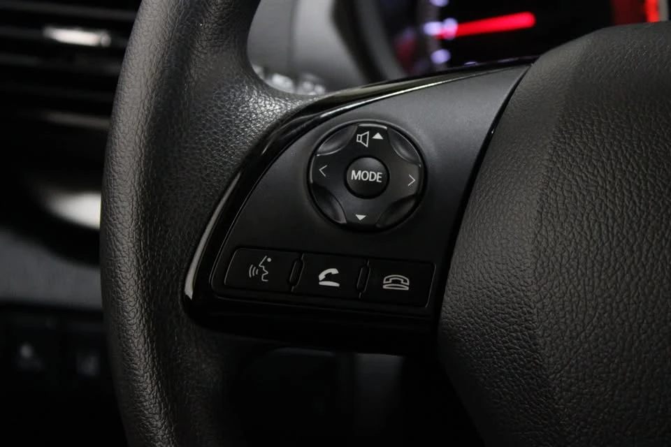 2025 Mitsubishi Eclipse Cross - Image 8 of 20