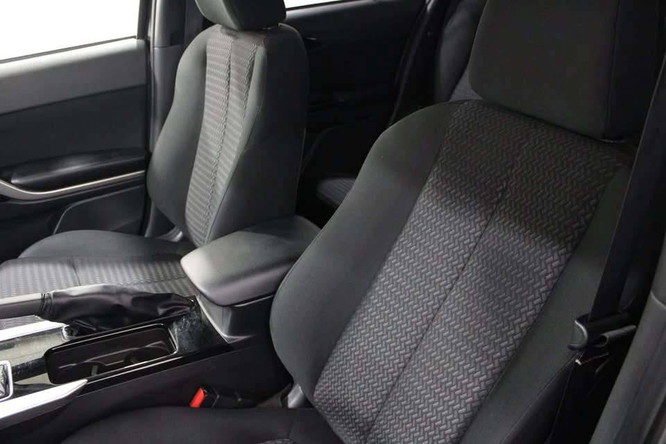 2025 Mitsubishi Eclipse Cross - Image 6 of 20