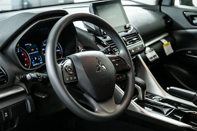 2025 Mitsubishi Eclipse Cross - Image 14 of 21