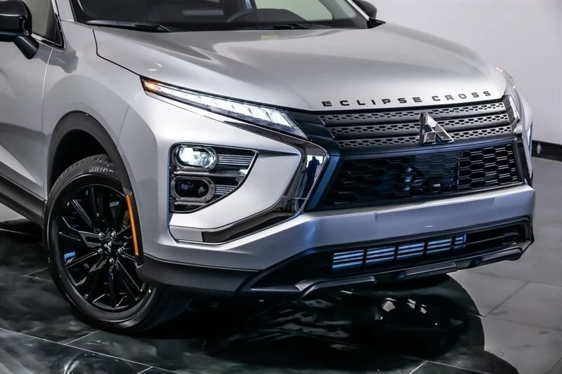 2025 Mitsubishi Eclipse Cross - Image 2 of 21