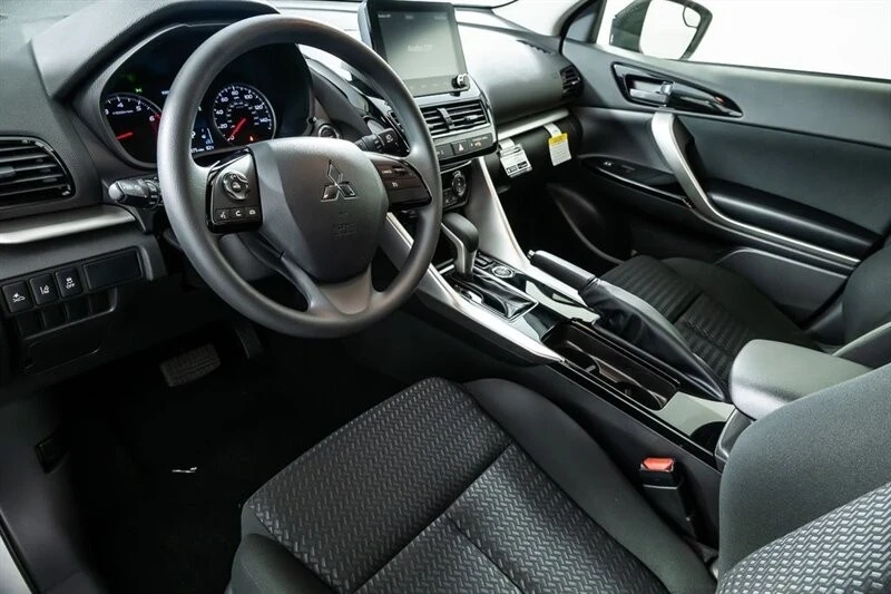 2025 Mitsubishi Eclipse Cross - Image 12 of 21