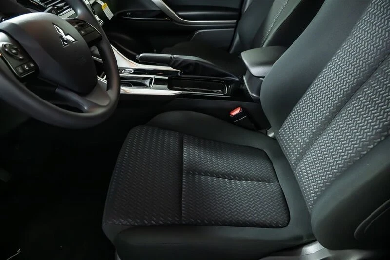 2025 Mitsubishi Eclipse Cross - Image 13 of 21