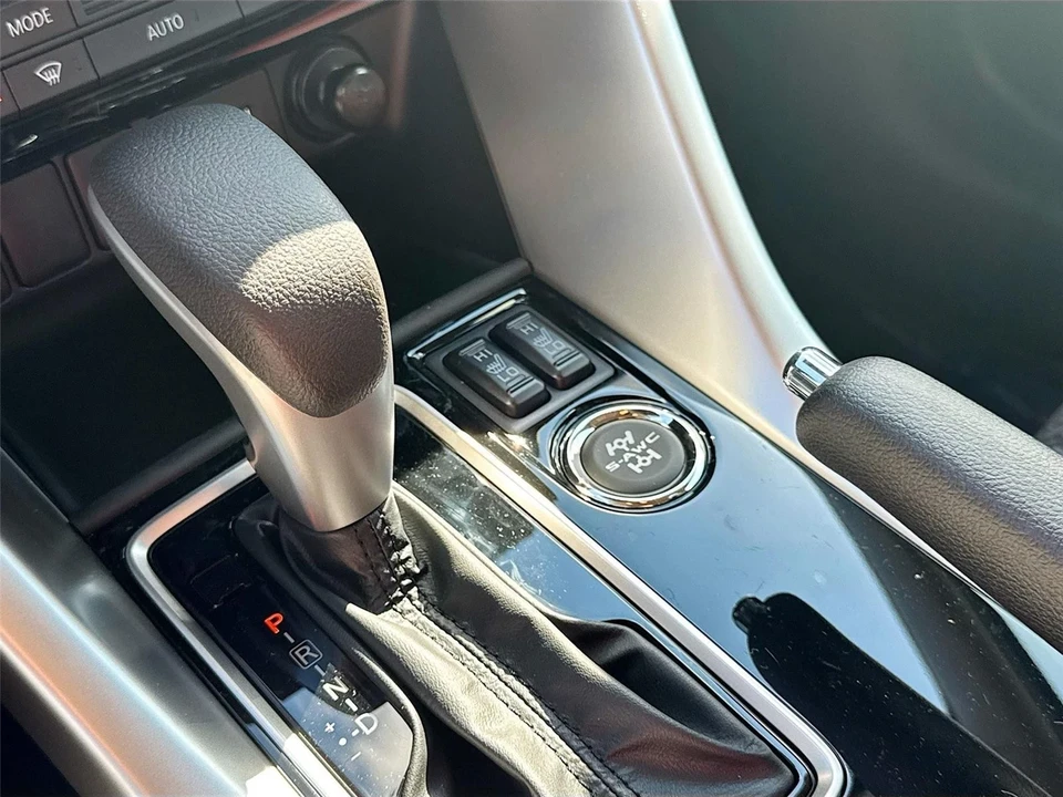 2025 Mitsubishi Eclipse Cross - Image 16 of 21