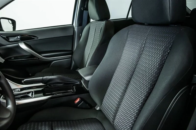 2025 Mitsubishi Eclipse Cross - Image 13 of 21