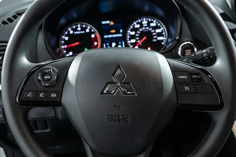 2025 Mitsubishi Eclipse Cross - Image 17 of 21