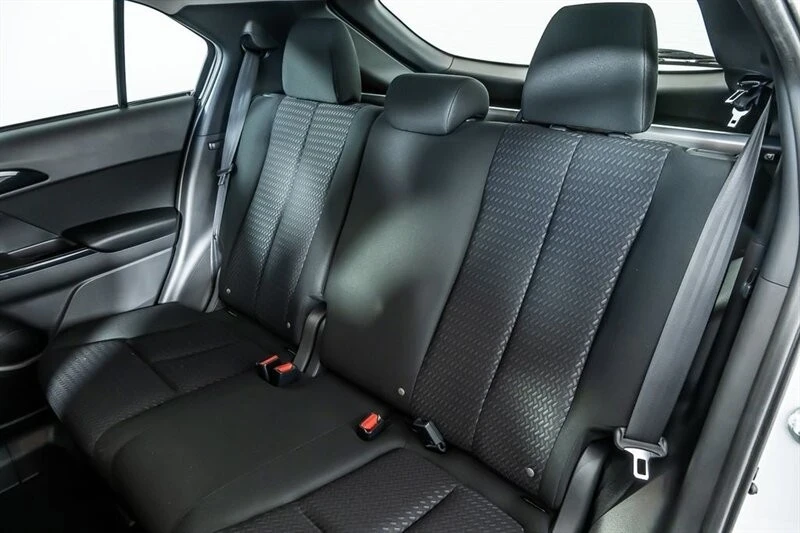 2025 Mitsubishi Eclipse Cross - Image 14 of 21