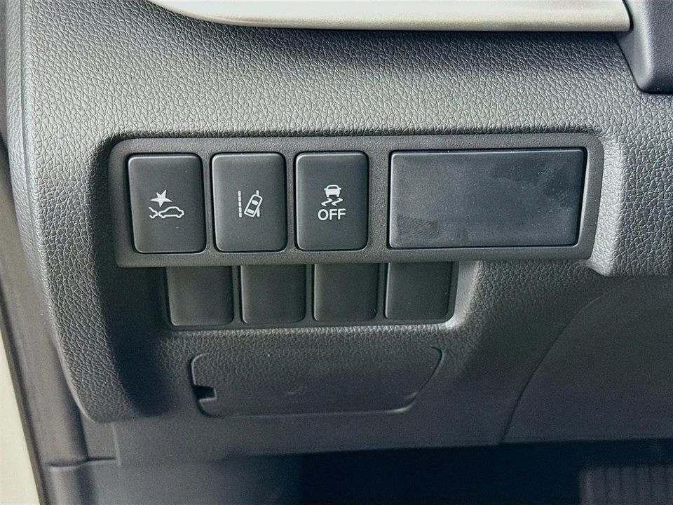 2025 Mitsubishi Eclipse Cross - Image 10 of 21