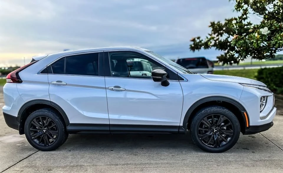 2025 Mitsubishi Eclipse Cross - Image 7 of 20