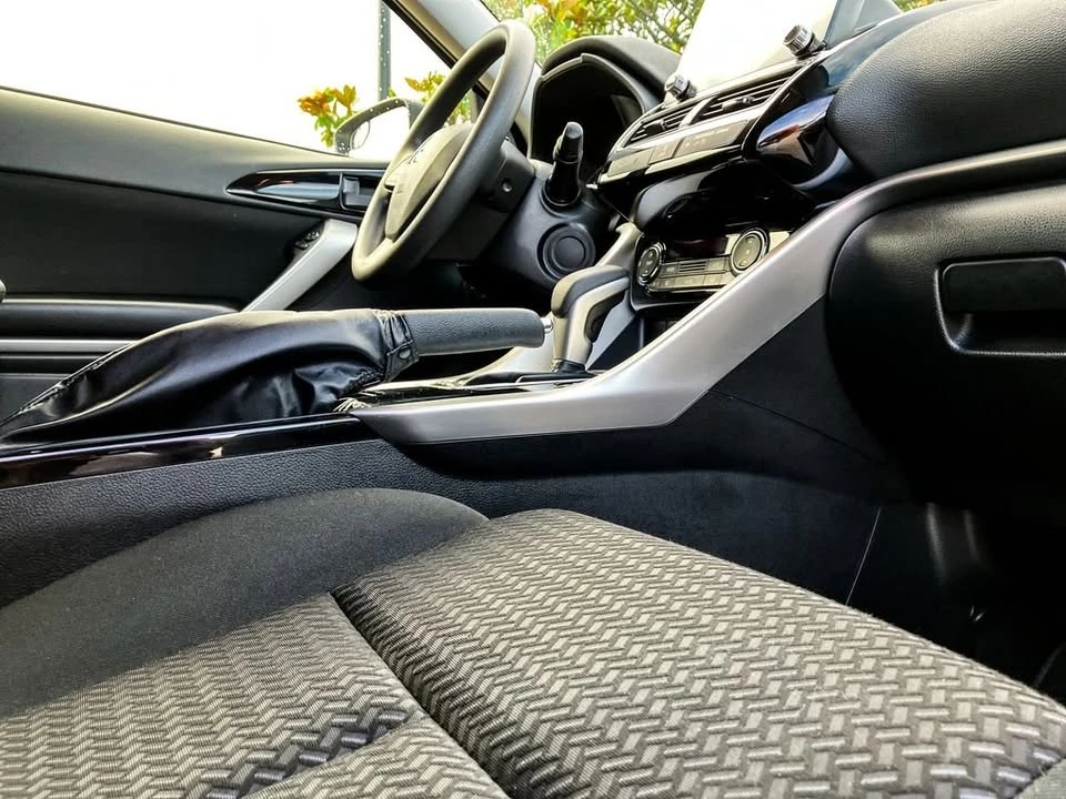 2025 Mitsubishi Eclipse Cross - Image 14 of 20