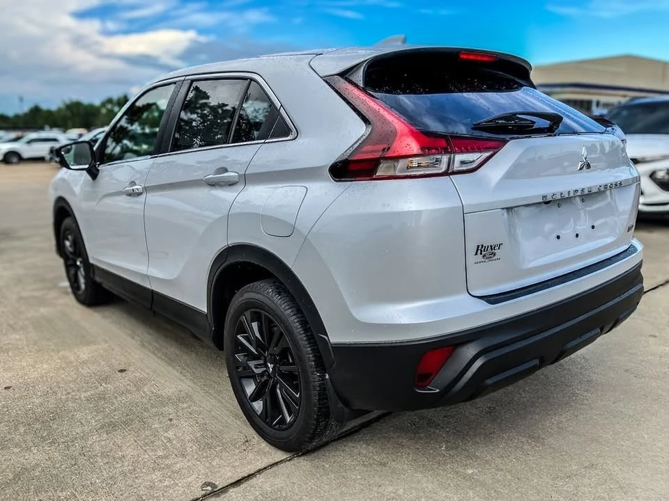 2025 Mitsubishi Eclipse Cross - Image 4 of 20