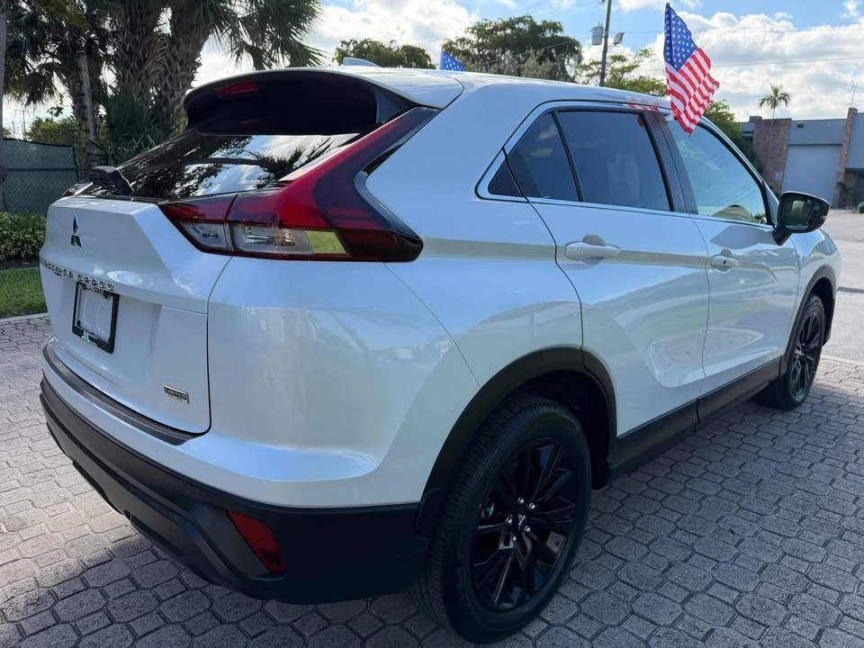 2025 Mitsubishi Eclipse Cross - Image 3 of 13