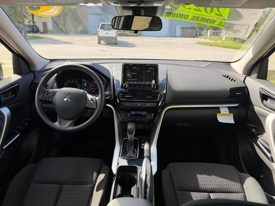 2025 Mitsubishi Eclipse Cross - Image 10 of 13
