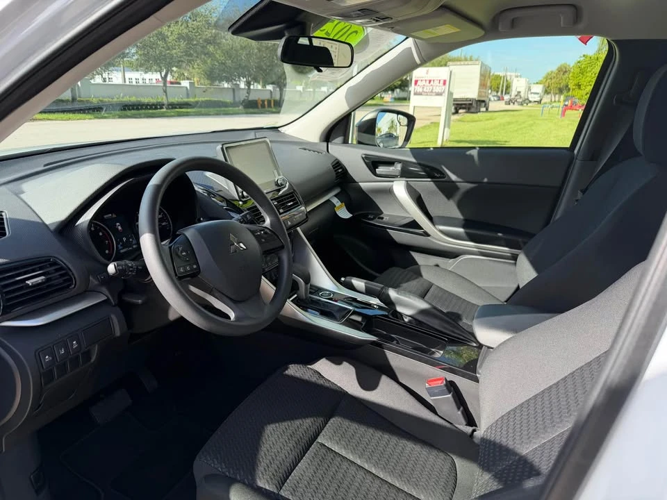 2025 Mitsubishi Eclipse Cross - Image 5 of 13