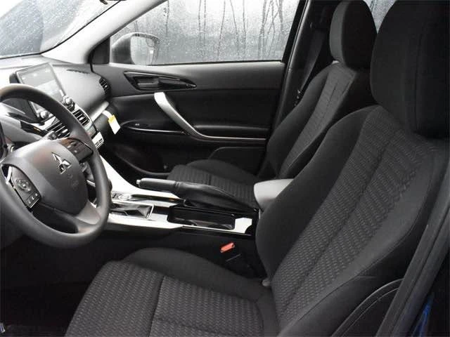 2025 Mitsubishi Eclipse Cross - Image 5 of 8