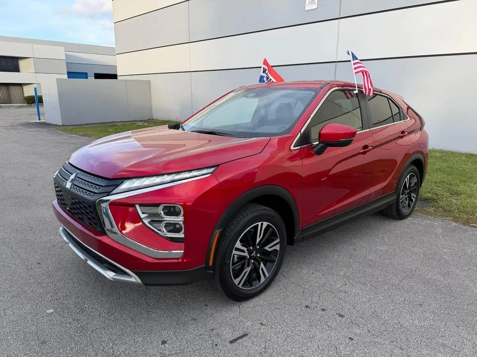 2025 Mitsubishi Eclipse Cross - Image 2 of 11