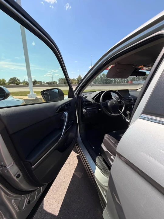 2025 Mitsubishi Eclipse Cross - Image 8 of 16